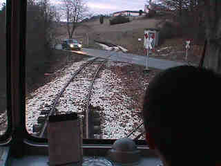 Der Bahn&uuml;bergang &uuml;ber die L2033 (9 Kb)