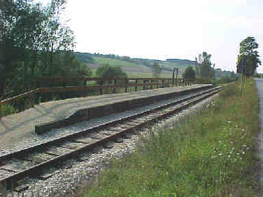 Der Bahnsteig Steinm&uuml;hle in der &Uuml;bersicht (12,5 Kb)