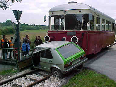 Golf gegen T33 - PKW-Seite(Gr&ouml;&szlig;e ca. 14 KB)