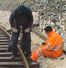 Bohren der Schwellen (12 Kb)