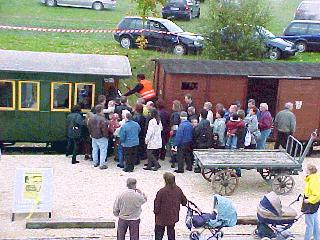 Gedr&auml;nge beim Einsteigen (Gr&ouml;&szlig;e ca. 26Kb)