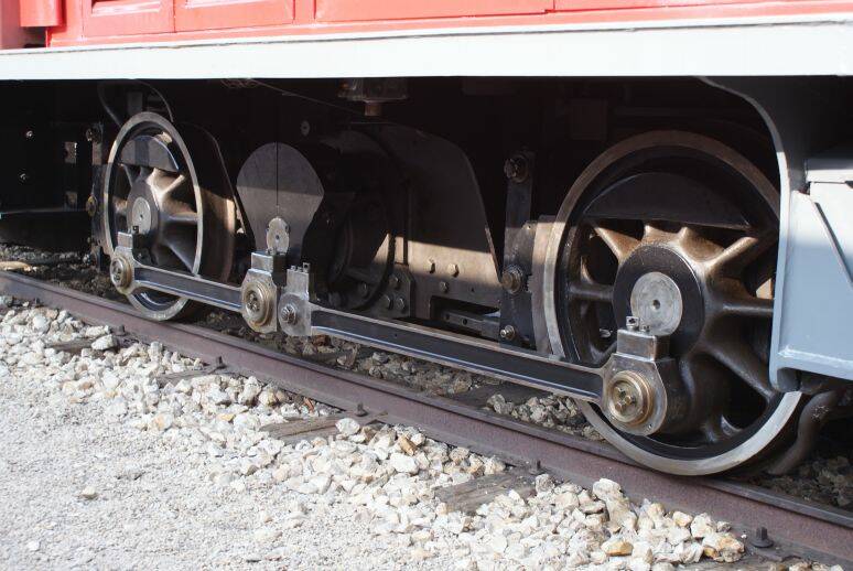 Fertige Fahrwerksseite (Größe ca. 70 kb)