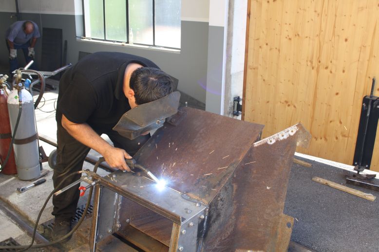 Feuerb&uuml;chse (Gr&ouml;&szlig;e 65 Kb)