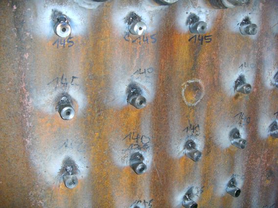 Neue Stehbolzen (Gr&ouml;&szlig;e 52 Kb)