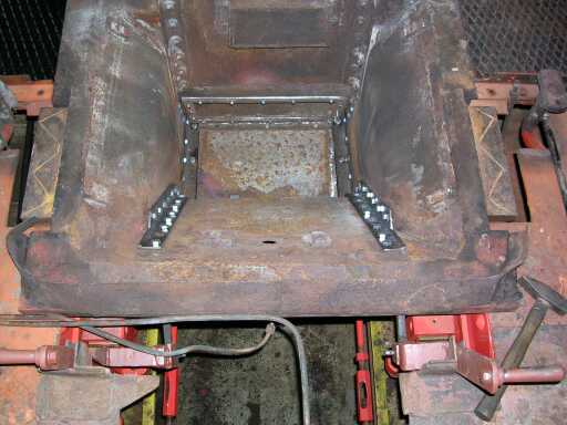 Der Aschkasten, nun wieder eingebaut (Gr&ouml;&szlig;e 60 Kb)