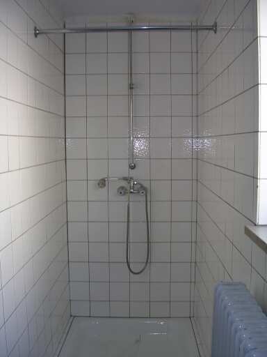 Und eine Dusche (Gr&ouml;&szlig; ca 13 Kb)