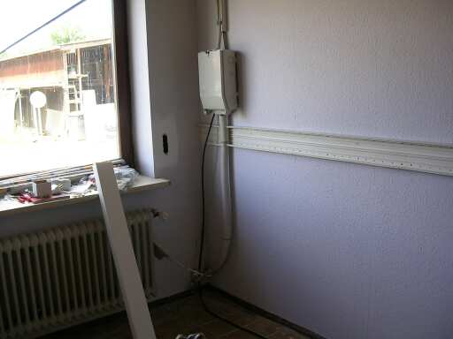 Elektroinstallation in der Elekrowerkstatt (Gr&ouml;&szlig;e ca. 14 Kb)