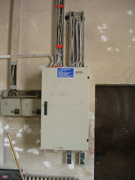 Der zentrale Schaltschrank im Lokschuppen (Gr&ouml;&szlig;e ca. 20 Kb)