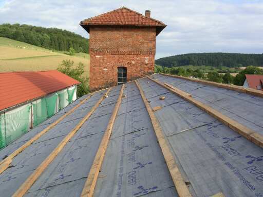 Blick auf die Dachisolation (Gr&ouml;&szlig;e ca. 24 Kb)