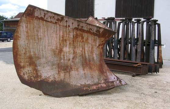 Schneepflug im Profil (Gr&ouml;&szlig;e 31 Kb)