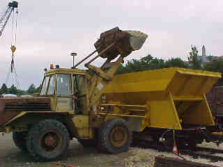 Laden des Schotters (Gr&ouml;&szlig;e ca. 8 Kb)