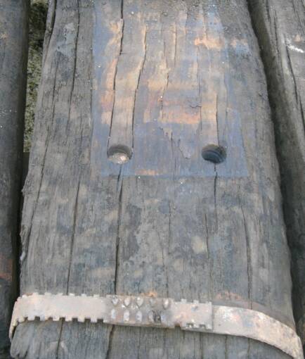 Mit Sand verstoptes Bohrloch(Größe ca 31 kb)