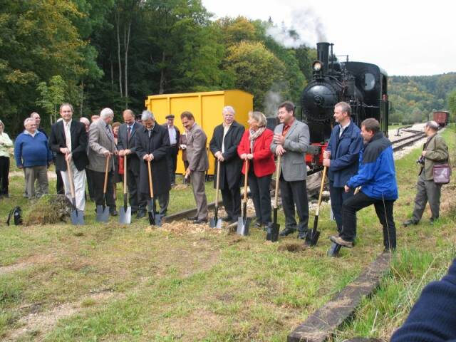 Der erste Spatenstich (Gr&ouml;&szlig;e ca 60 kb)