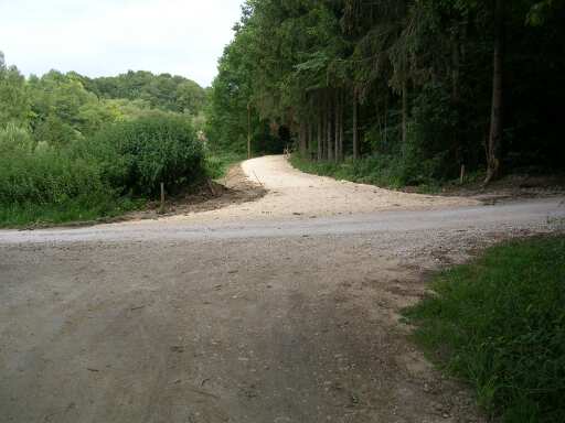 Beginn des neuen Radwegs (Größe ca 21 kb)