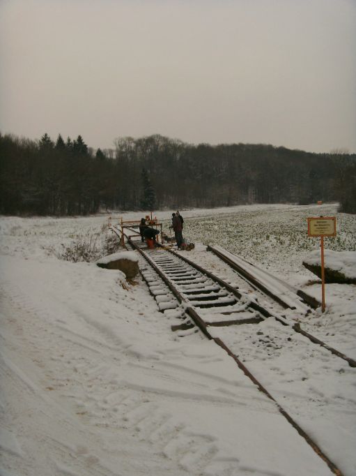 Die Strecke zwischen den Bahnübergängen (Größe ca. 41 kB)