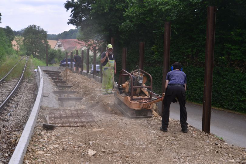 Bahnsteigbau Iggenhausen(Größe ca. 97 kB)