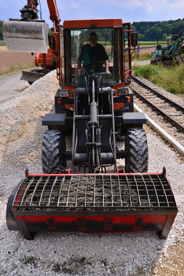 Bahnsteigbau Iggenhausen(Größe ca. 147 kB)