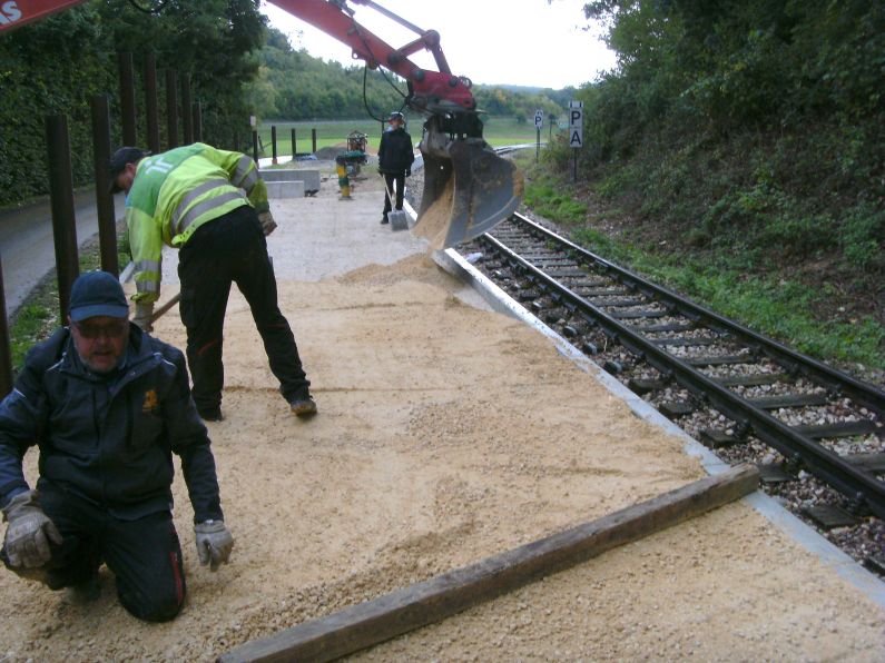 Bahnsteigbau Iggenhausen(Größe ca. 96 kB)
