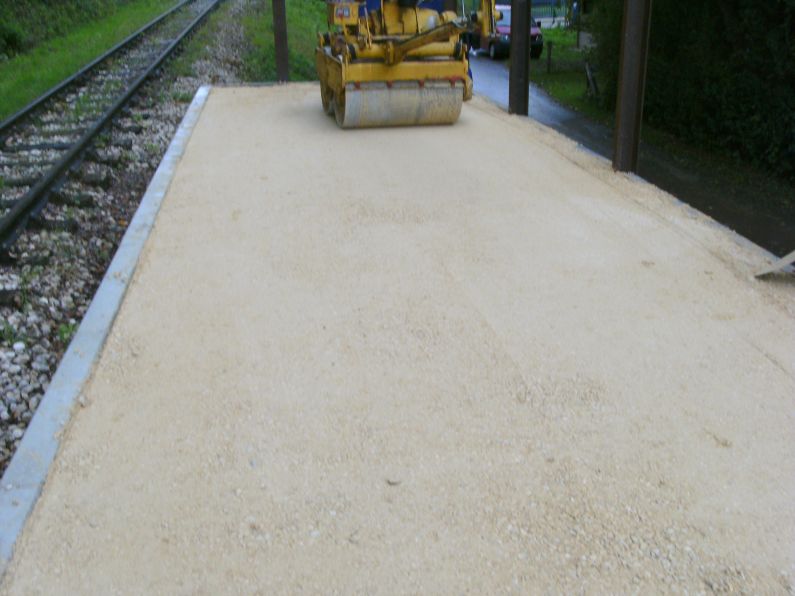 Bahnsteigbau Iggenhausen(Größe ca. 57 kB)