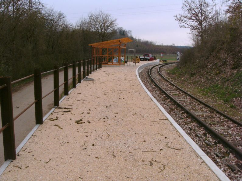 Bahnsteigbau Iggenhausen(Größe ca. 102 kB)
