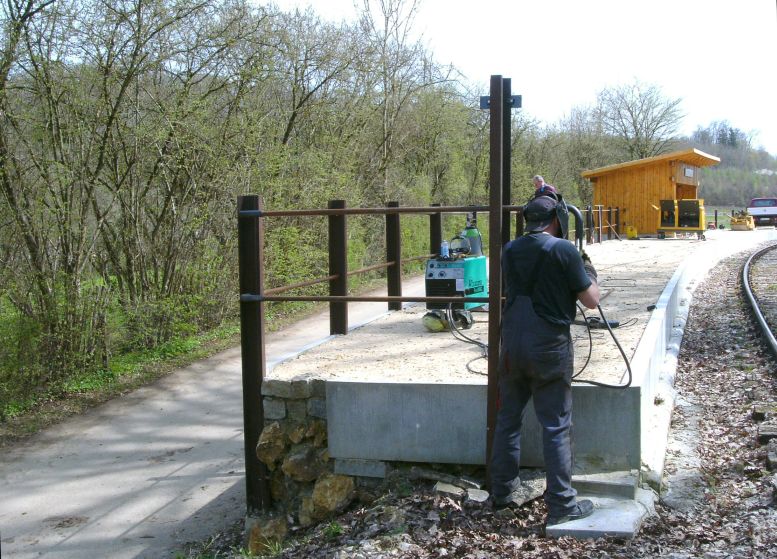 Bahnsteigbau Iggenhausen(Größe ca. 119 kB)