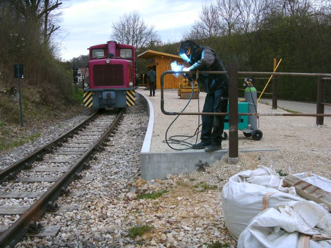 Bahnsteigbau Iggenhausen(Größe ca. 93 kB)