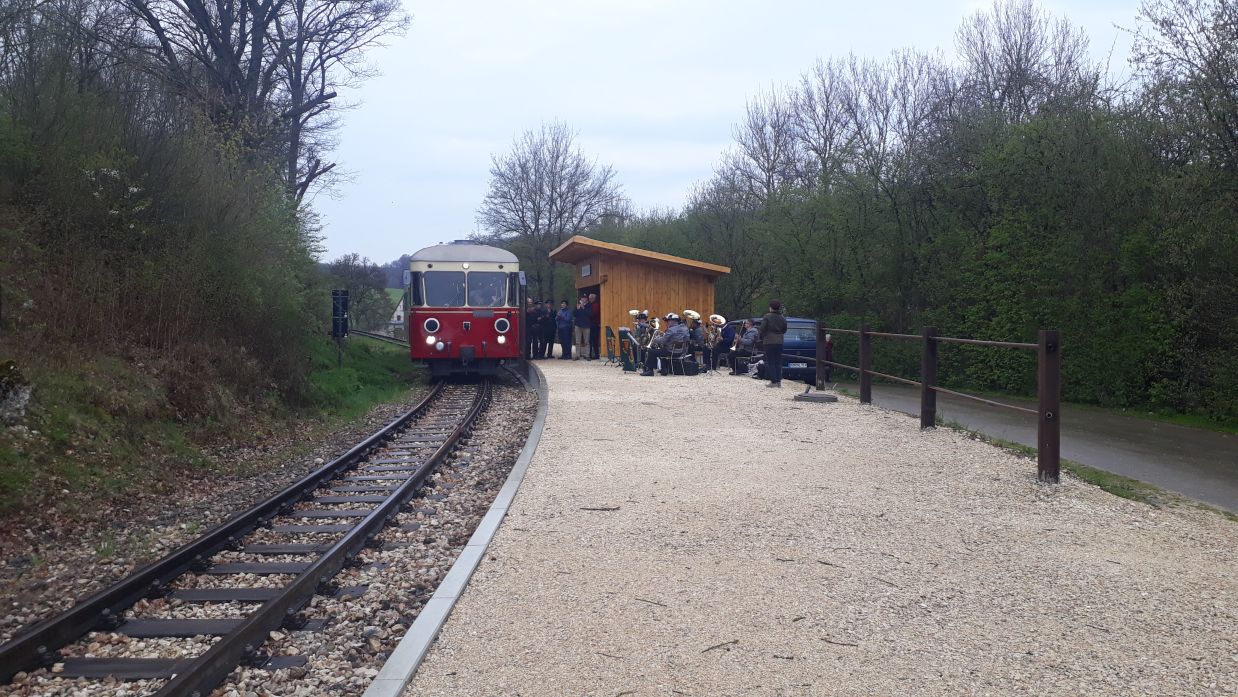 Bahnsteigbau Iggenhausen(Größe ca. 220 kB)
