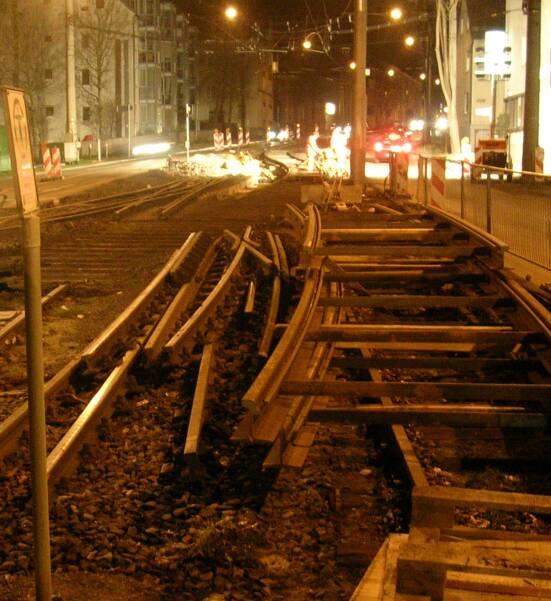 Ausbau der 1. Weiche am 12.04.2008 (Gr&ouml;&szlig;e ca. 58 kb)