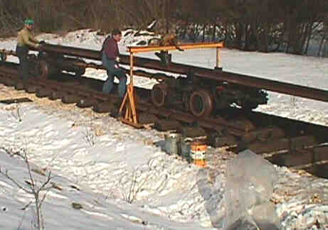 Anheben der Schienen von den Rollb&ouml;cken (16Kb)