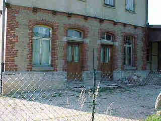 Bahnhof Dischingen - Bahnsteigseite (Bildgr&ouml;&szlig;e ca. 10 Kb)