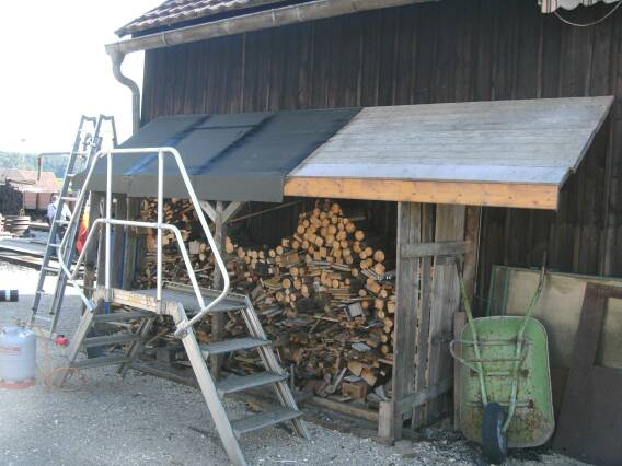 Holzlagerschuppen (38Kb)
