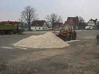 Schotterladen mit dem Radlader (8Kb)